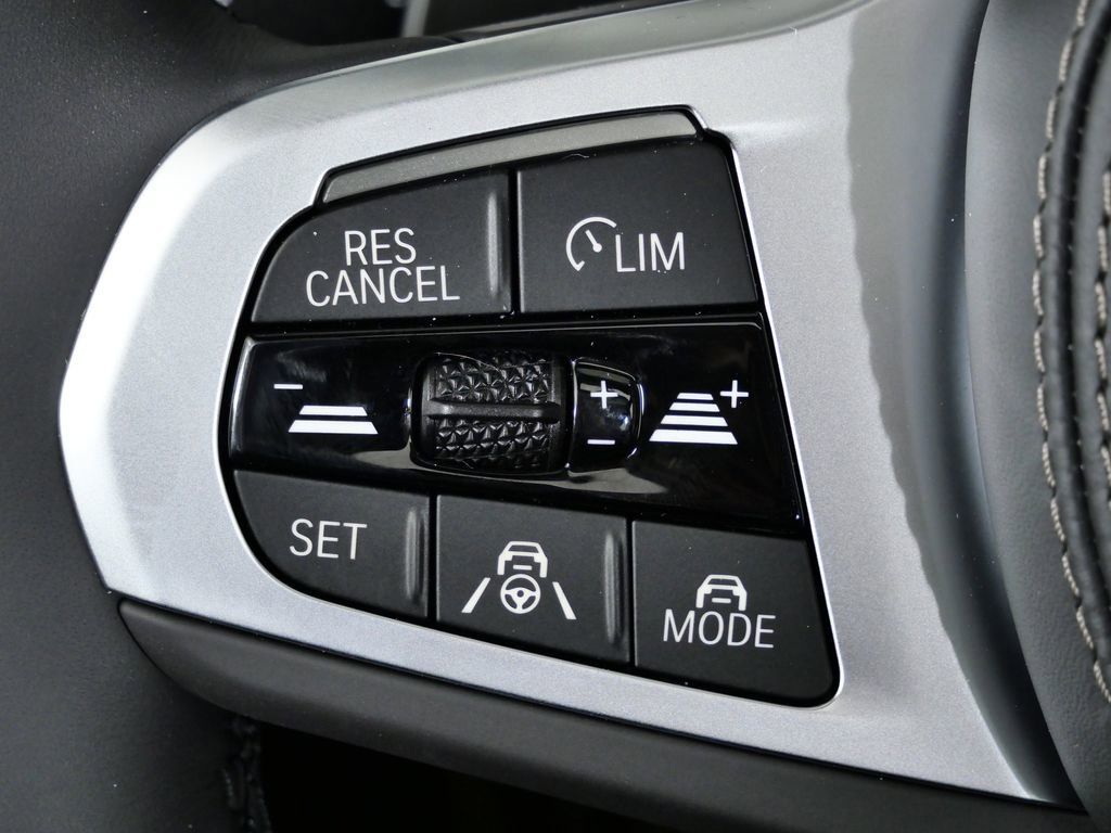 Thumbnail: 2026 BMW 8 Series - 42