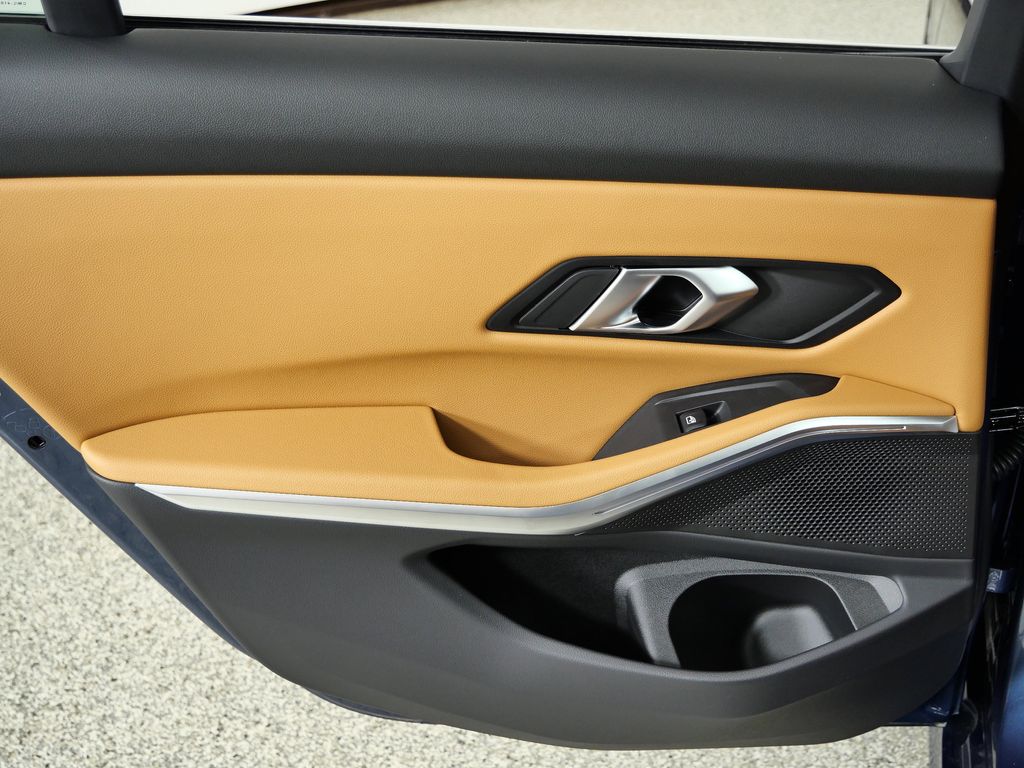 Thumbnail: 2025 BMW 3 Series - 29