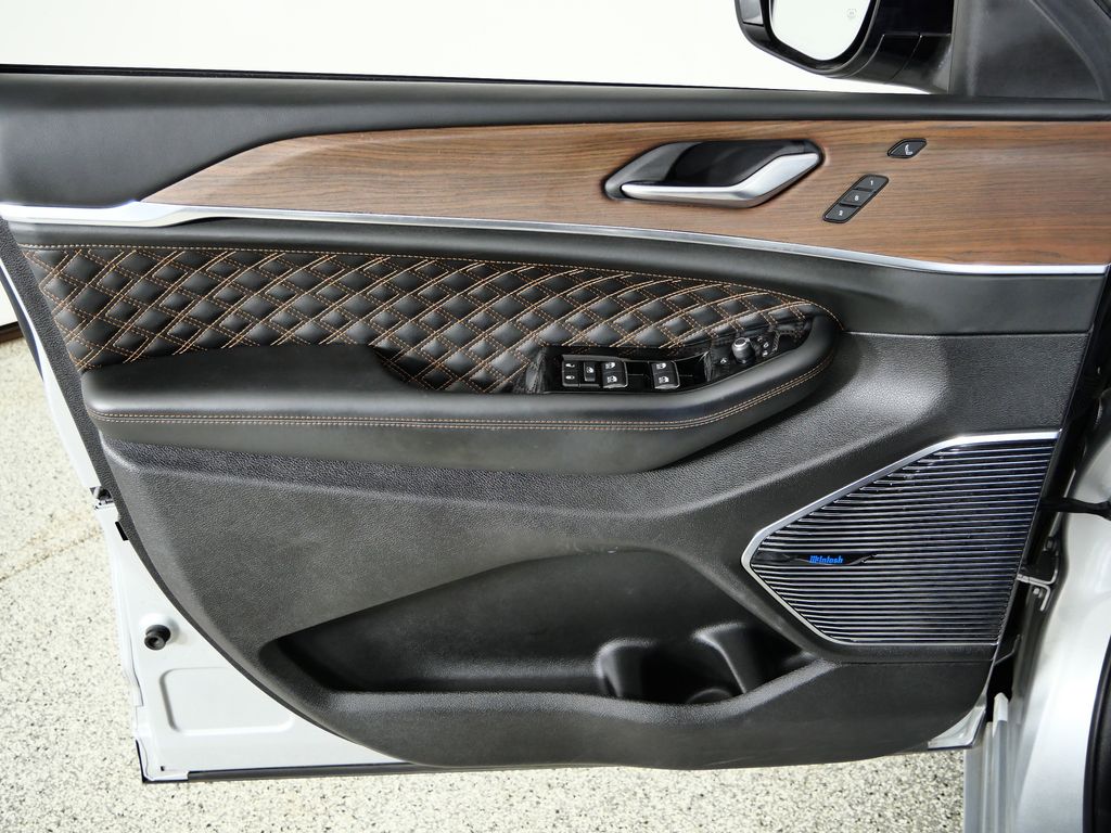 Thumbnail: 2023 Jeep Grand Cherokee L - 33