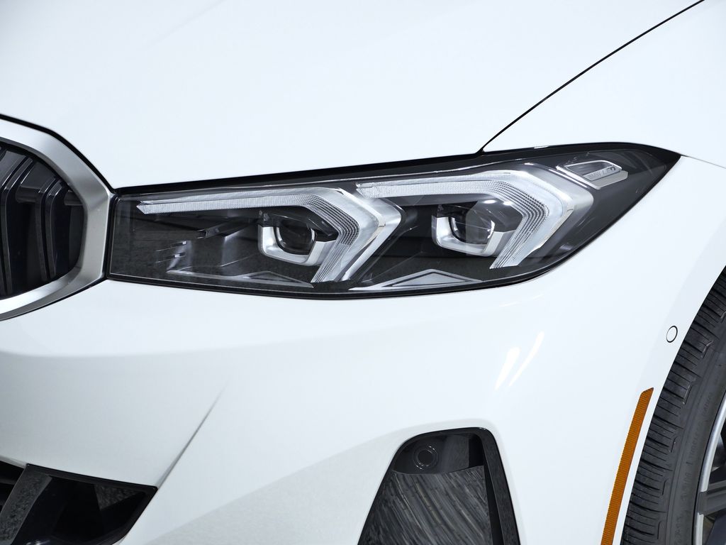 Thumbnail: 2026 BMW 3 Series - 3