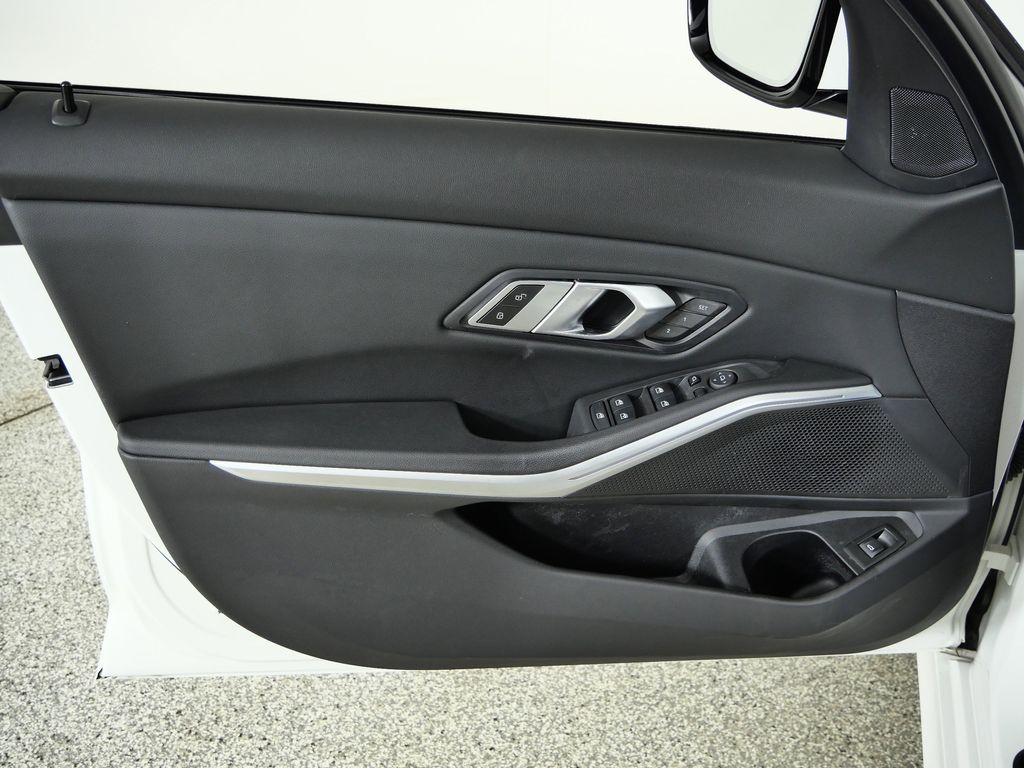 Thumbnail: 2023 BMW 3 Series - 36