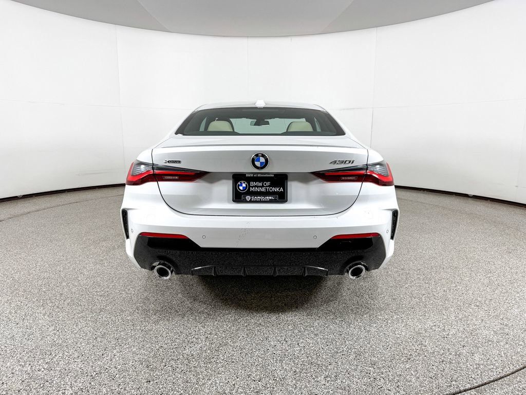 Thumbnail: 2026 BMW 4 Series - 14