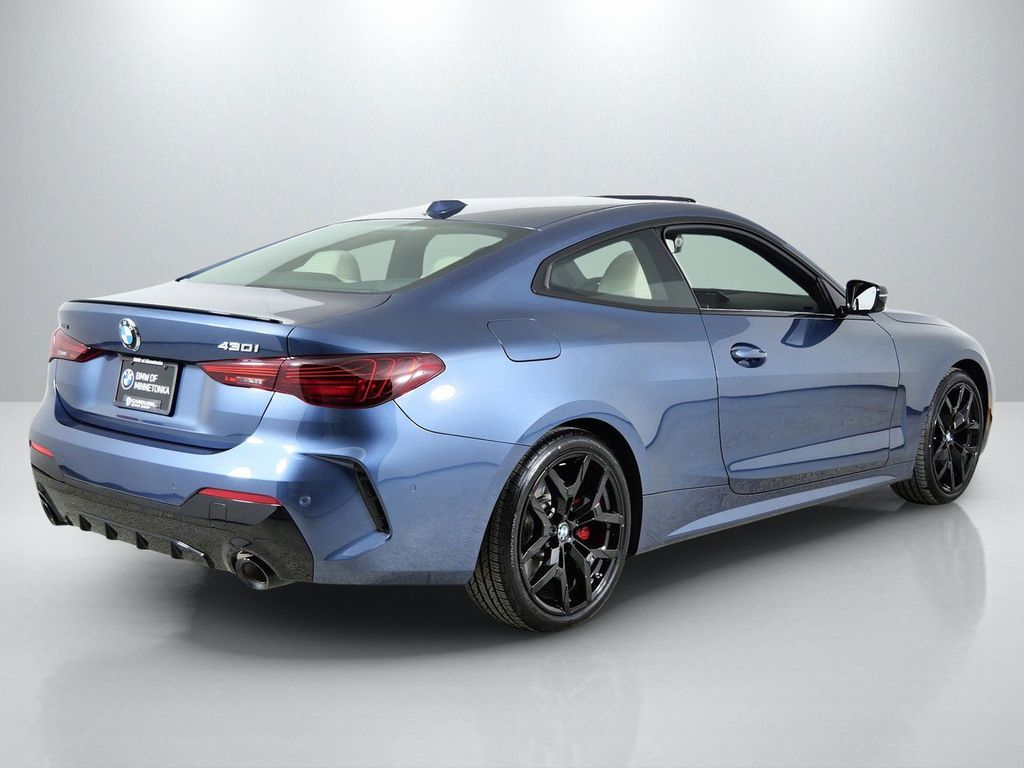 Thumbnail: 2025 BMW 4 Series - 11