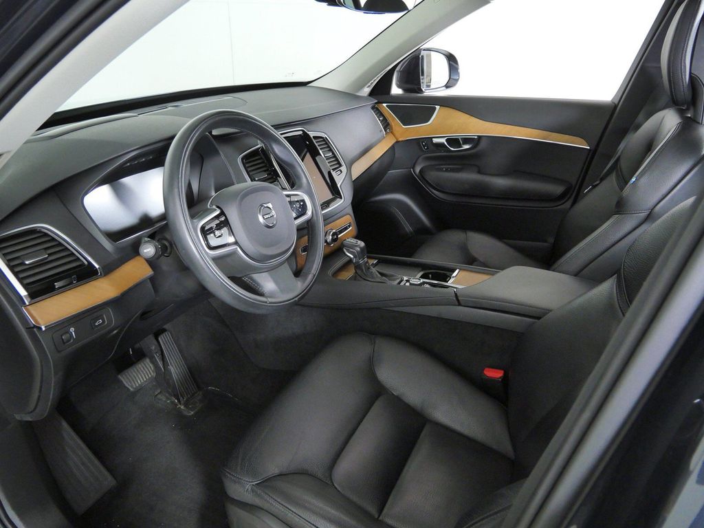 Thumbnail: 2021 Volvo XC90 - 33