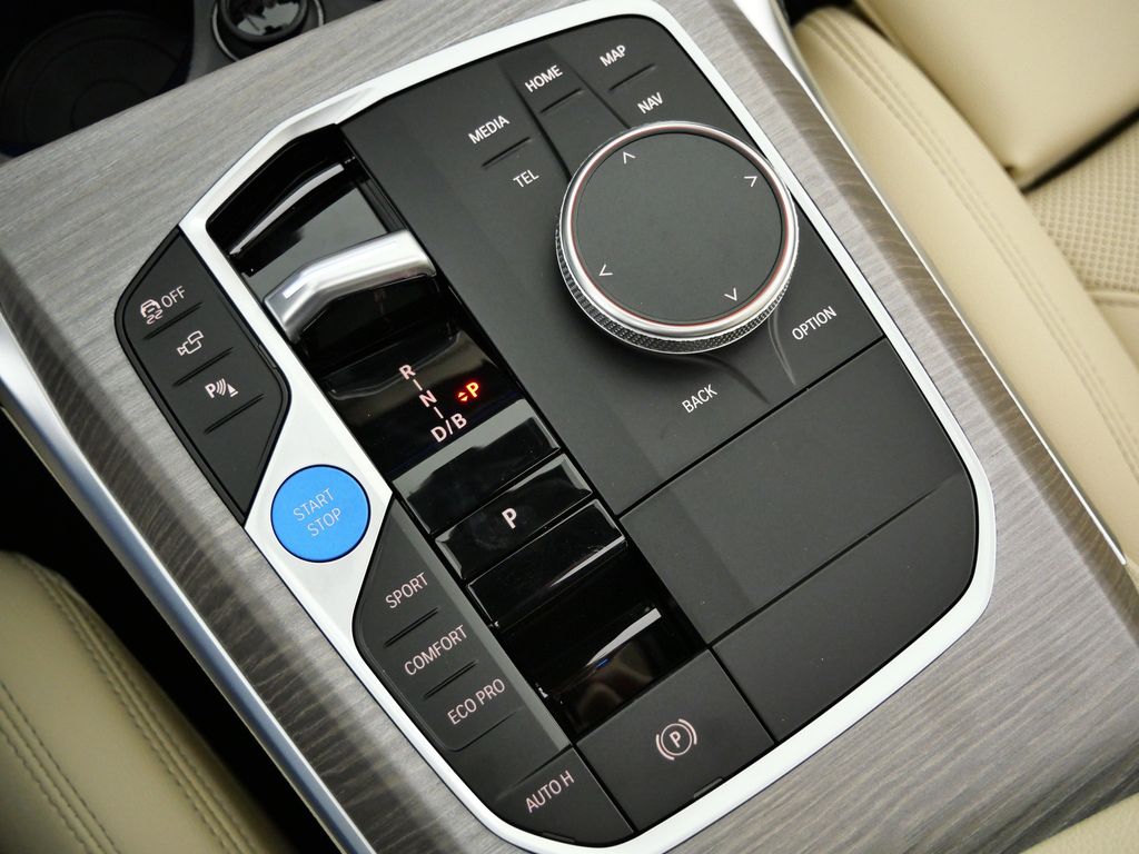 Thumbnail: 2025 BMW i4 - 48