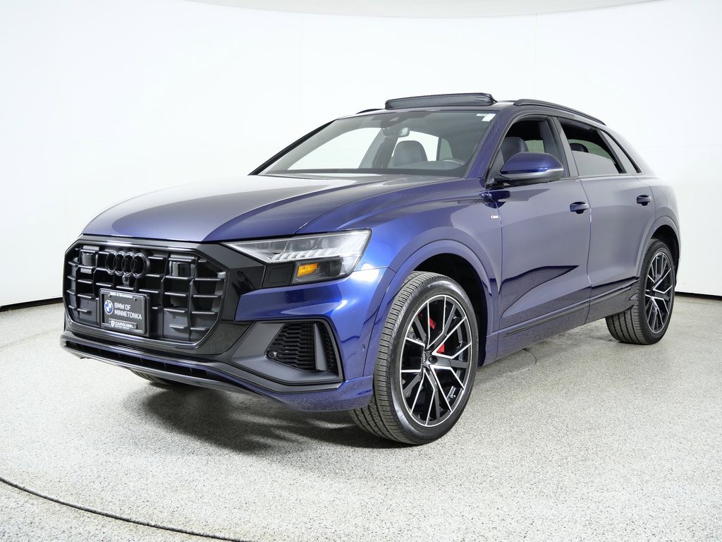 Thumbnail: 2023 Audi Q8 - 1