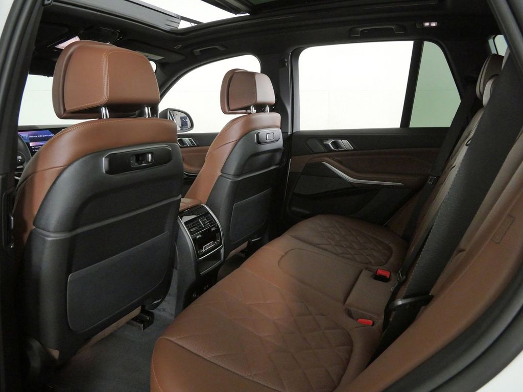 Thumbnail: 2026 BMW X5 - 32