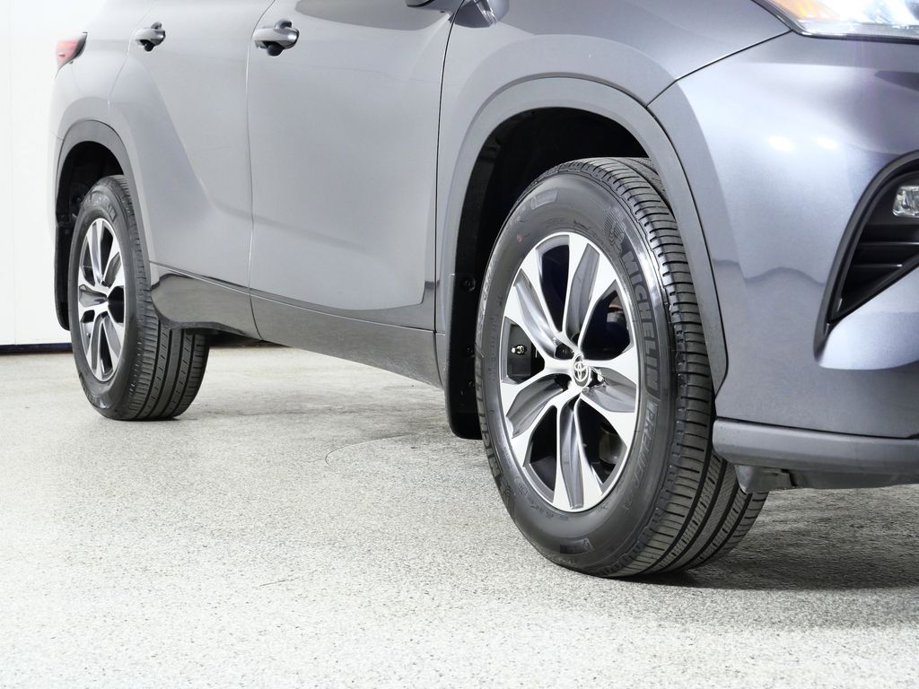 Thumbnail: 2020 Toyota Highlander - 7