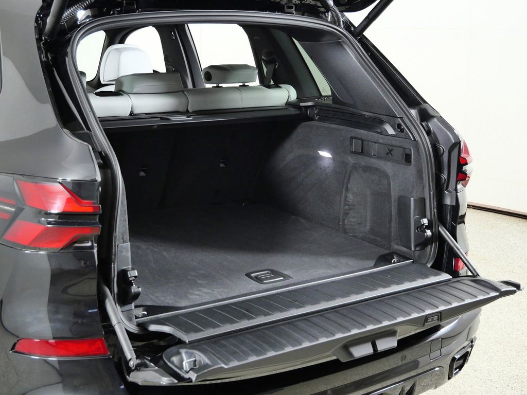 Thumbnail: 2026 BMW X5 - 29
