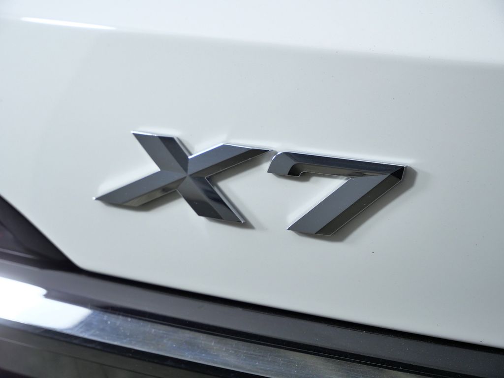 Thumbnail: 2023 BMW X7 - 16