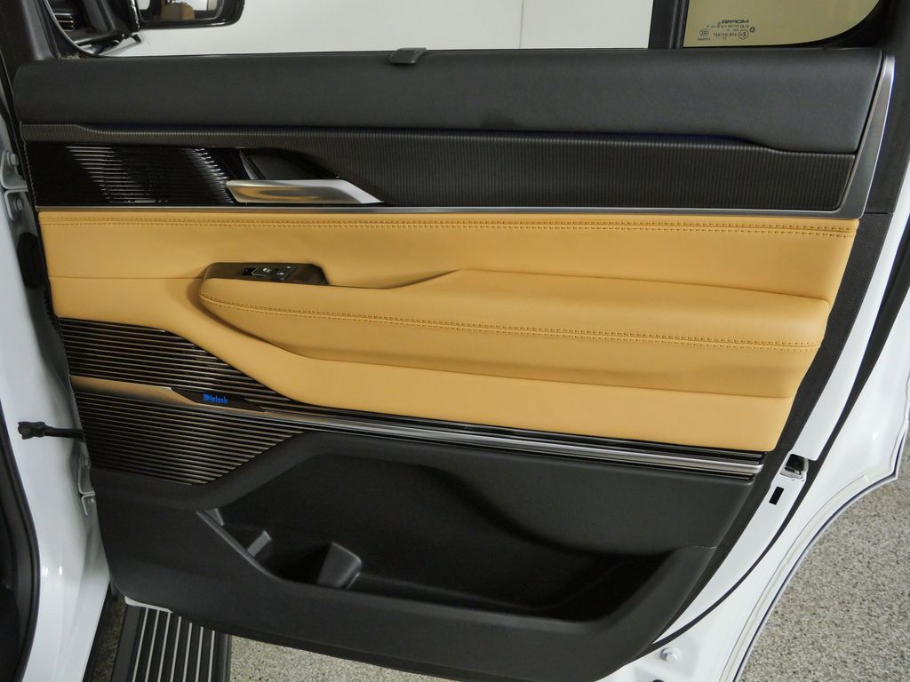 Thumbnail: 2023 Jeep Grand Wagoneer - 25