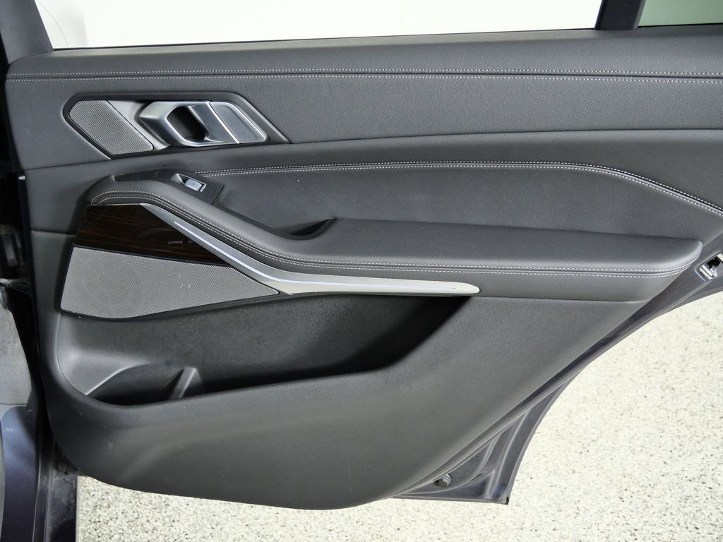 Thumbnail: 2019 BMW X7 - 25