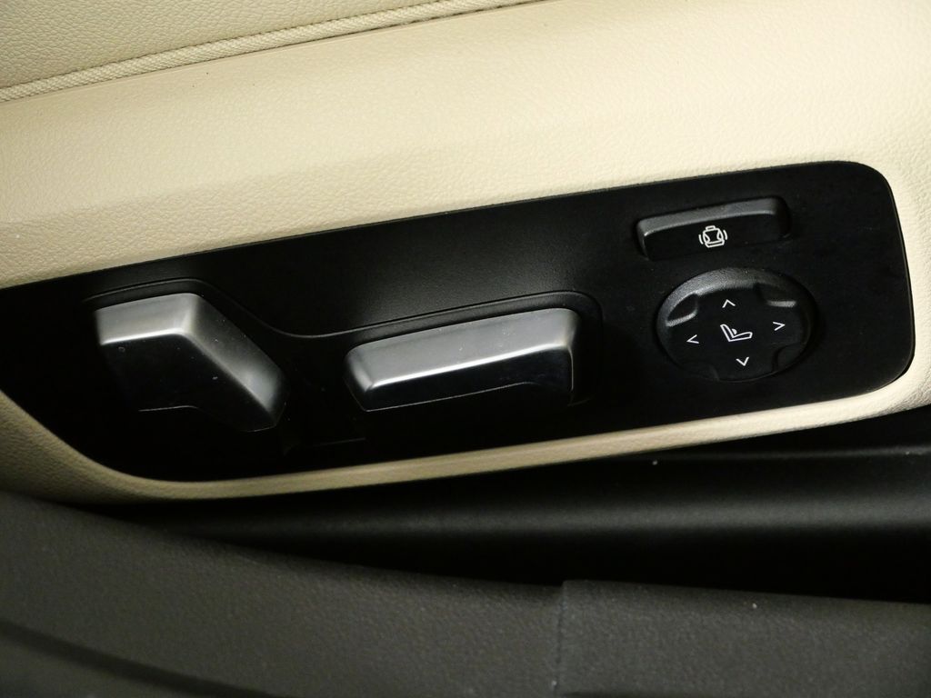 Thumbnail: 2020 BMW 3 Series - 23