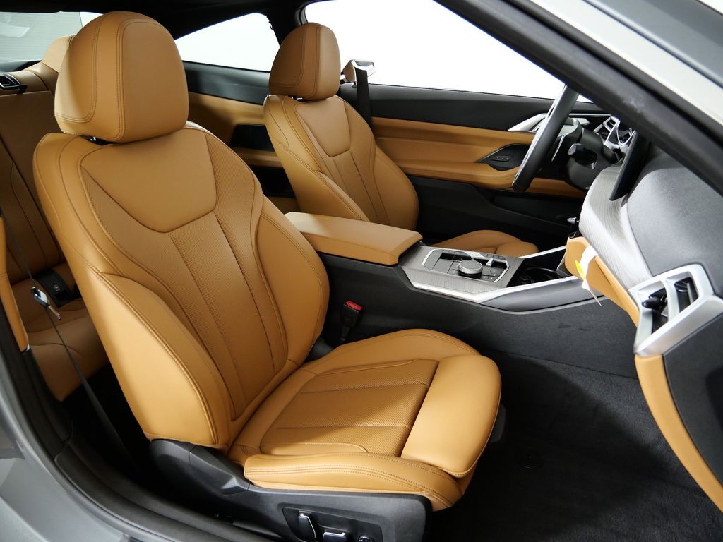 Thumbnail: 2025 BMW 4 Series - 26