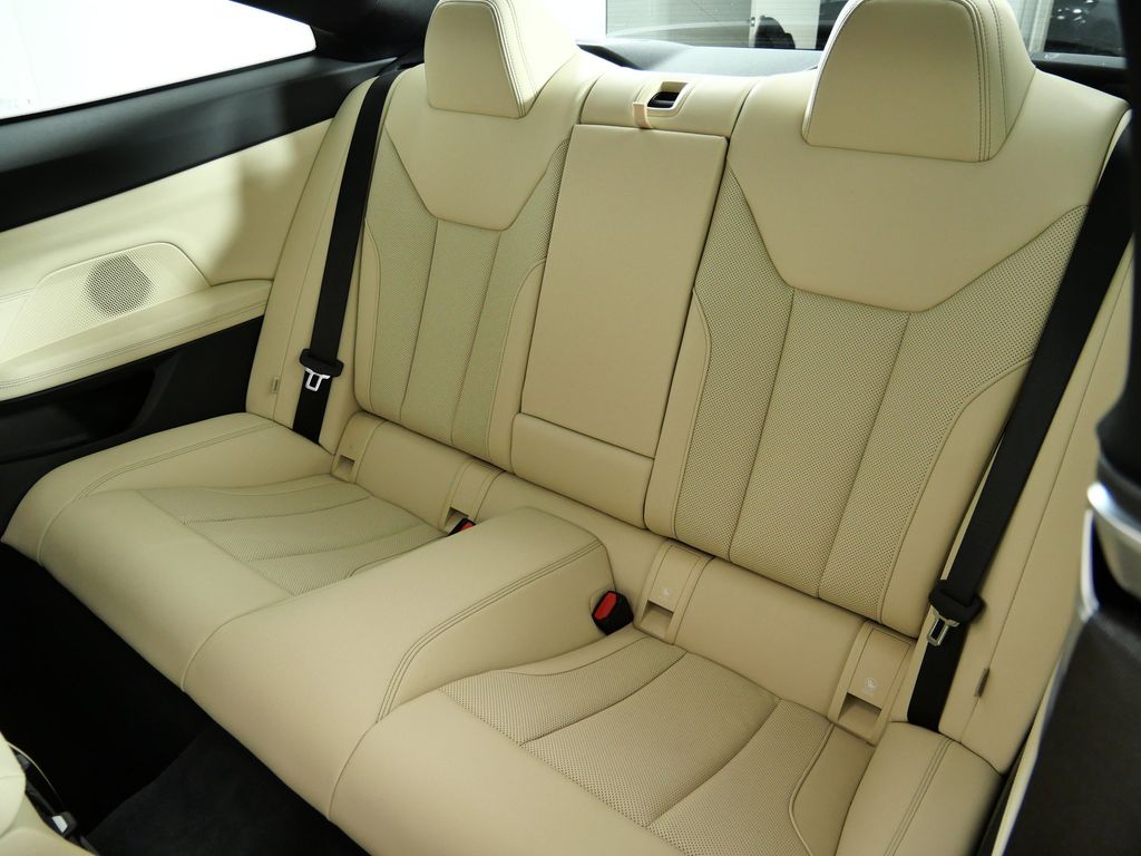 Thumbnail: 2025 BMW 4 Series - 34