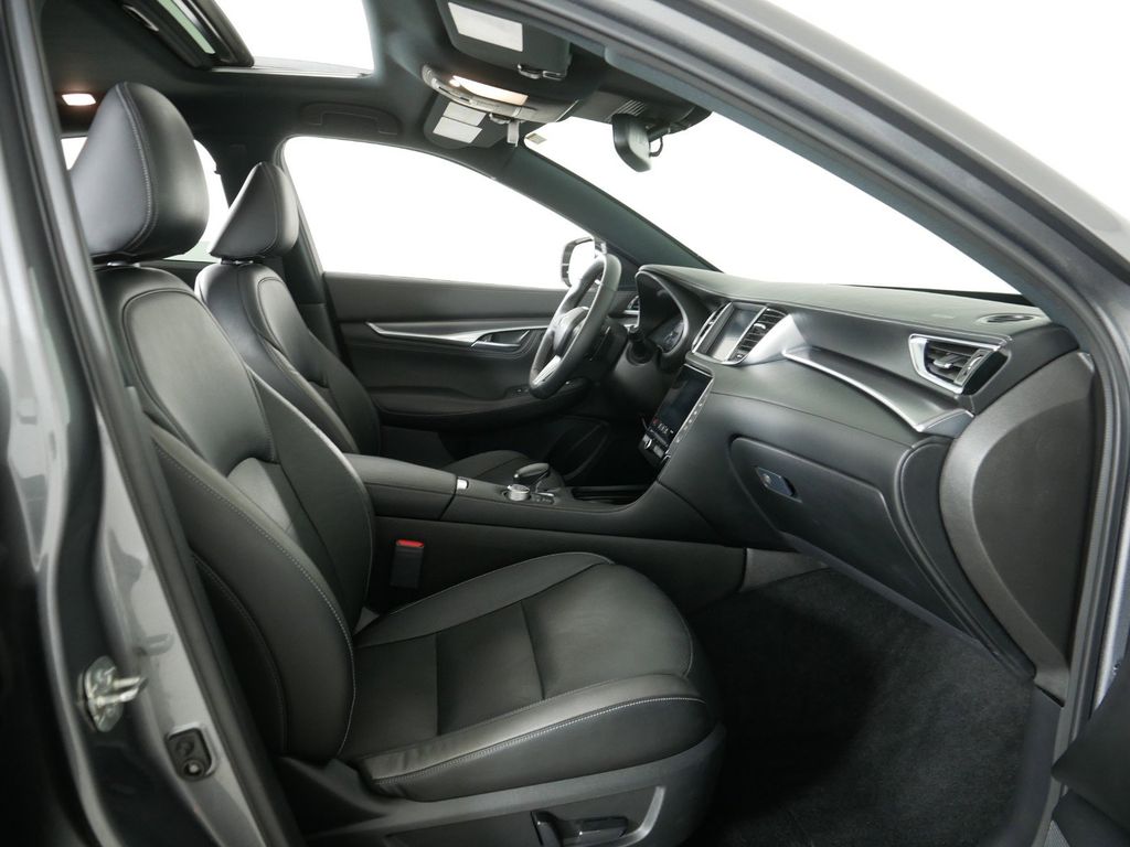 Thumbnail: 2022 INFINITI QX55 - 20