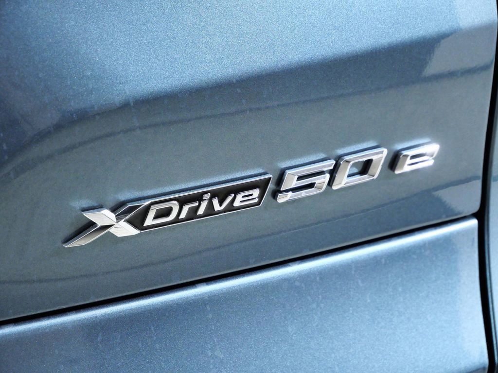 Thumbnail: 2026 BMW X5 - 13
