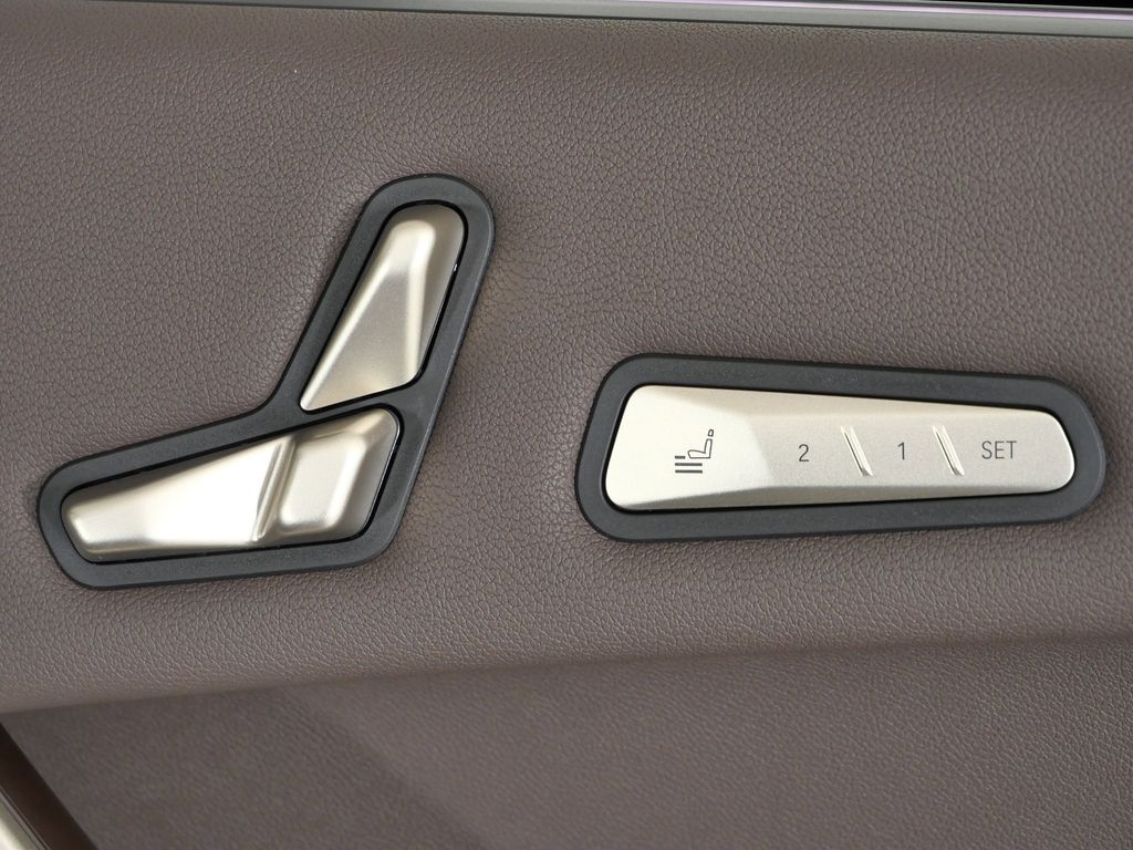 Thumbnail: 2026 BMW iX - 23