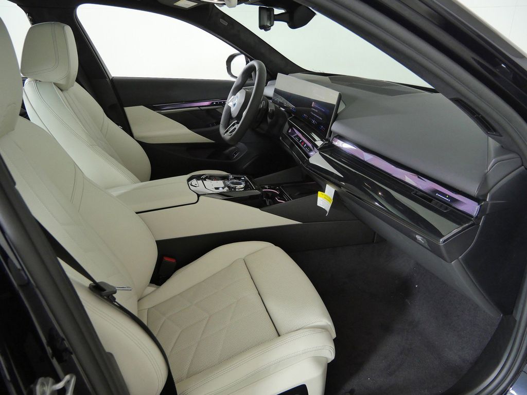 Thumbnail: 2027 BMW 5 Series - 21