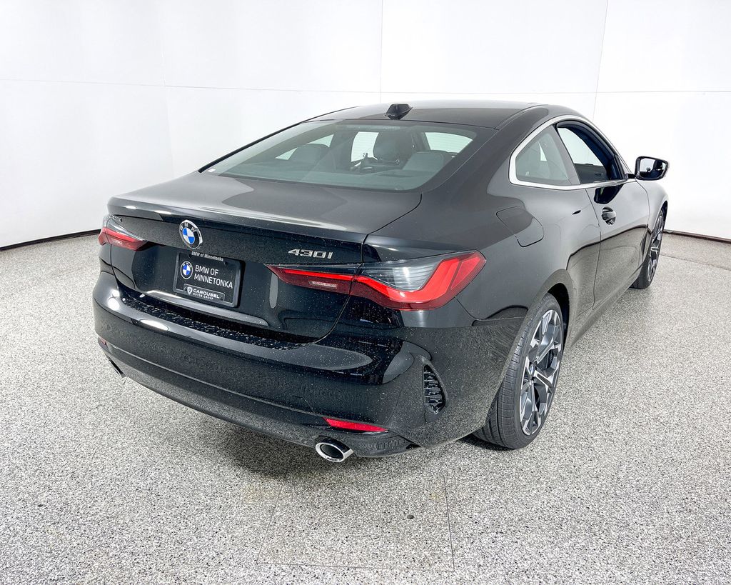 Thumbnail: 2025 BMW 4 Series - 2