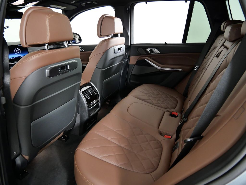 Thumbnail: 2026 BMW X5 - 32