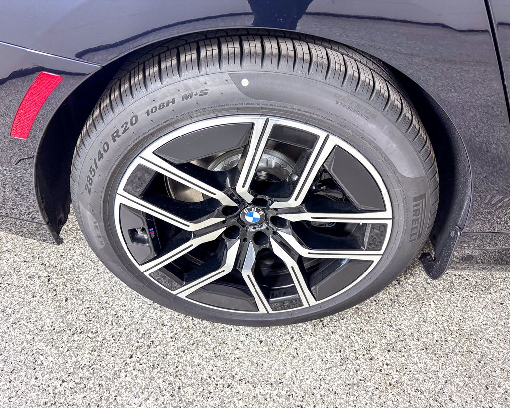 Thumbnail: 2025 BMW 7 Series - 17