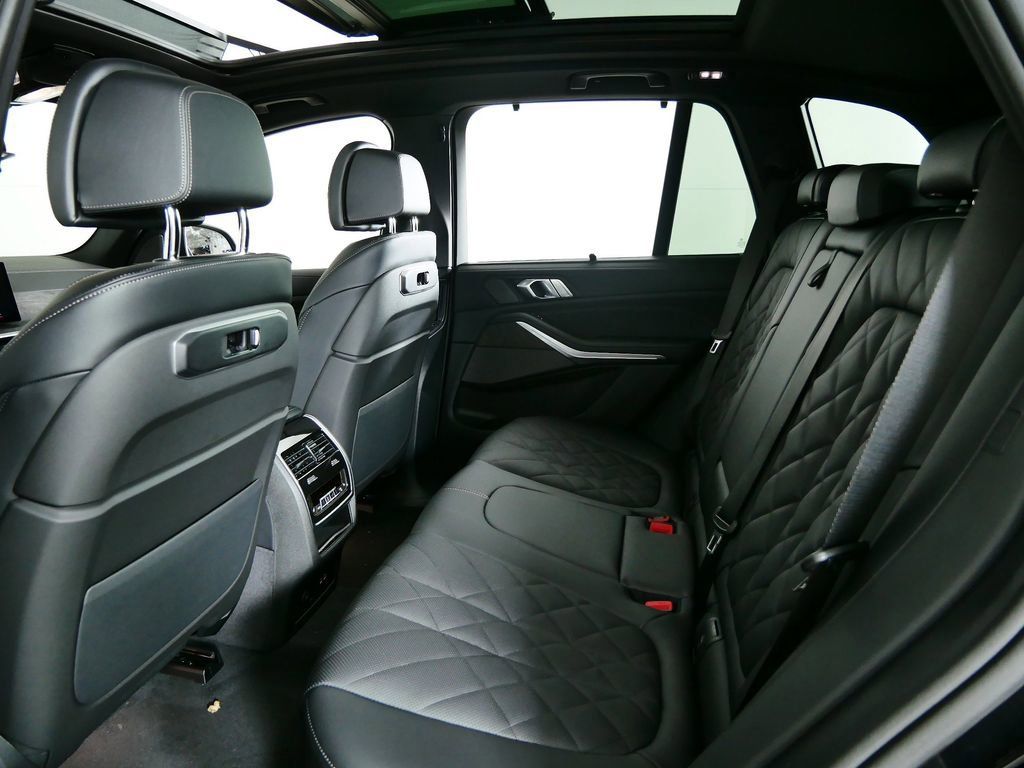 Thumbnail: 2026 BMW X5 - 30