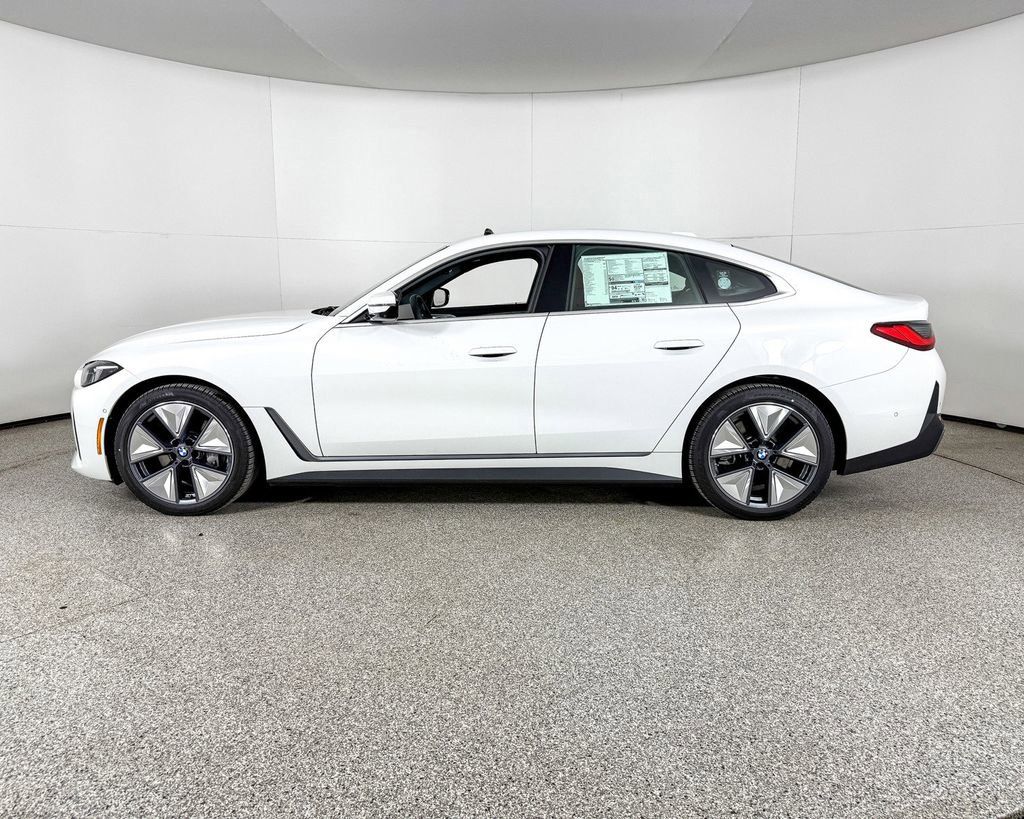 Thumbnail: 2025 BMW i4 - 12