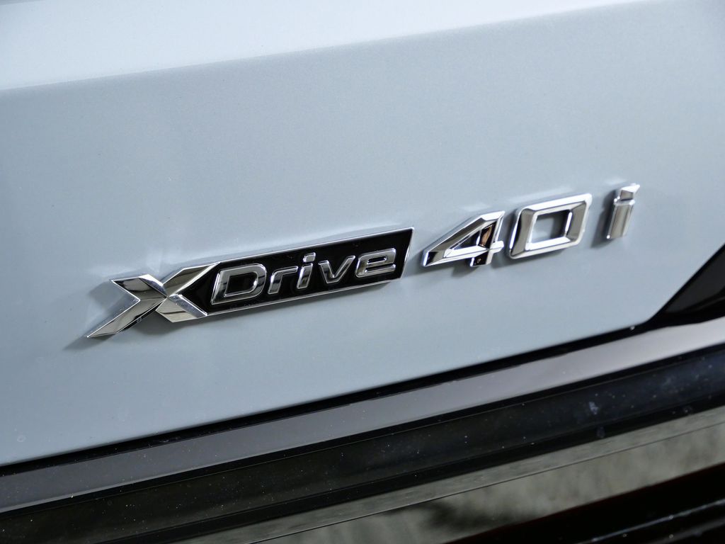 Thumbnail: 2026 BMW X7 - 12