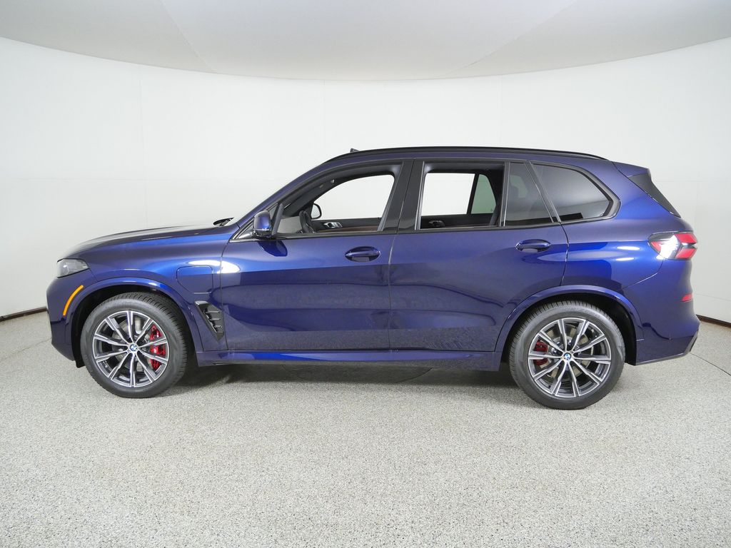 Thumbnail: 2026 BMW X5 - 15