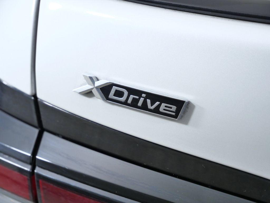 Thumbnail: 2026 BMW 7 Series - 13