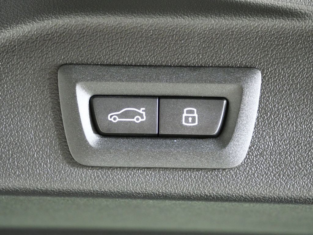 Thumbnail: 2026 BMW X5 - 30