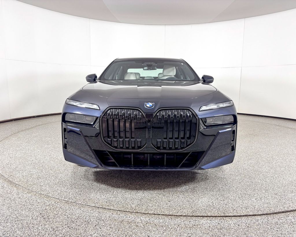 Thumbnail: 2025 BMW 7 Series - 5