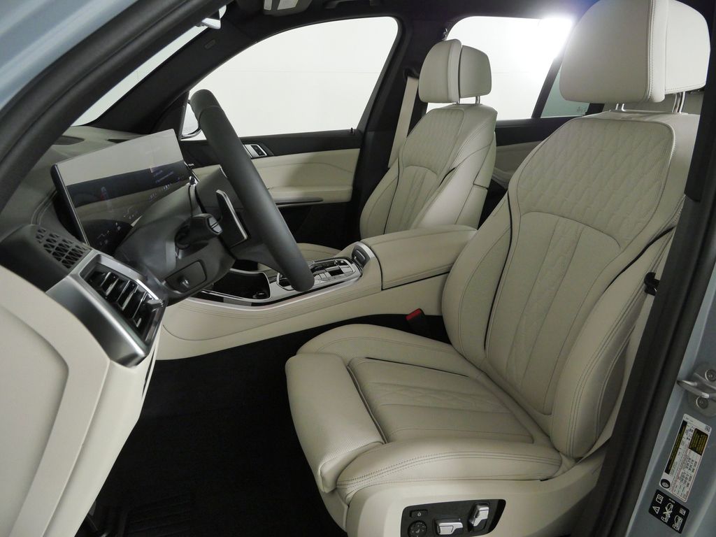 Thumbnail: 2026 BMW X5 - 36