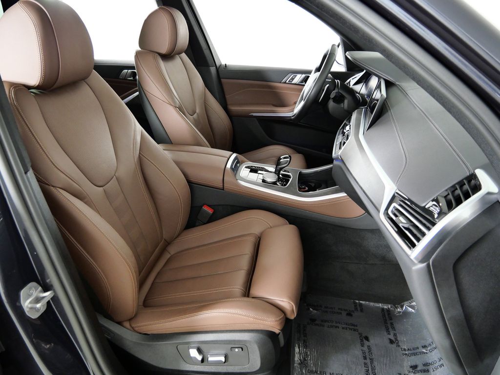 Thumbnail: 2022 BMW X5 - 26