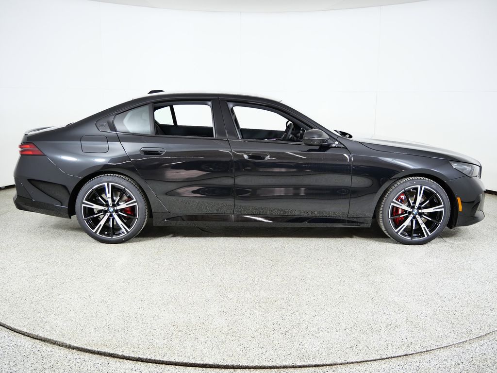 Thumbnail: 2026 BMW 5 Series - 8