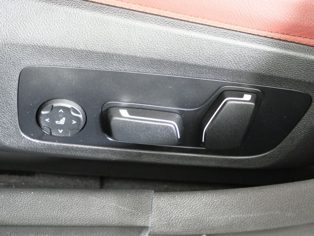 Thumbnail: 2025 BMW i4 - 43