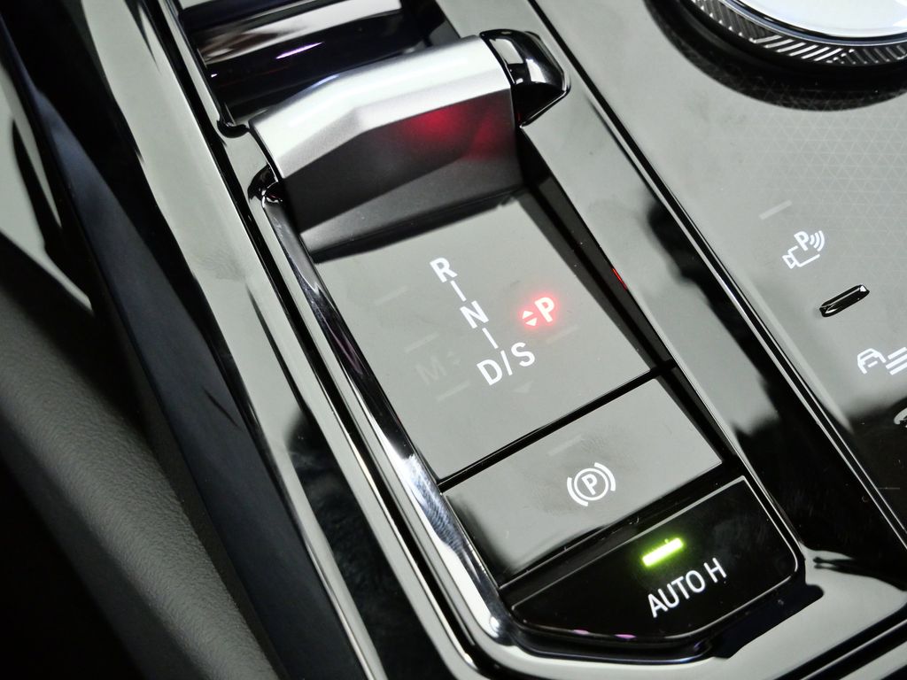 Thumbnail: 2026 BMW 5 Series - 45