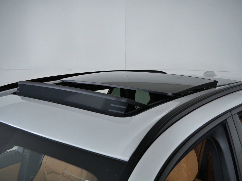Thumbnail: 2026 BMW X5 - 18