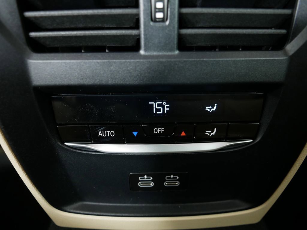 Thumbnail: 2025 BMW 3 Series - 30