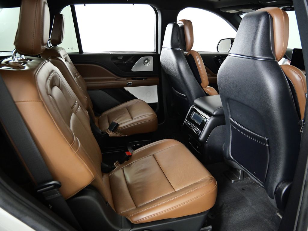 Thumbnail: 2023 Lincoln Aviator - 26