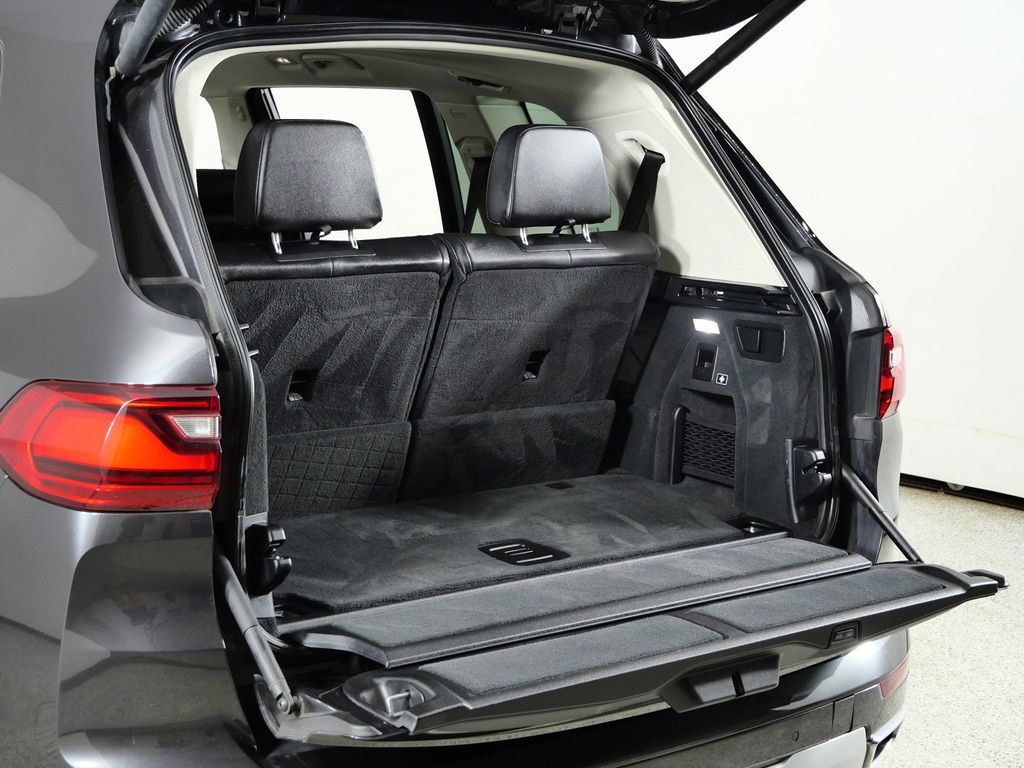 Thumbnail: 2021 BMW X7 - 31