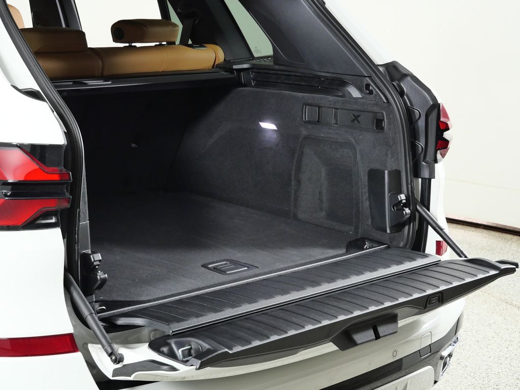 Thumbnail: 2026 BMW X5 - 29