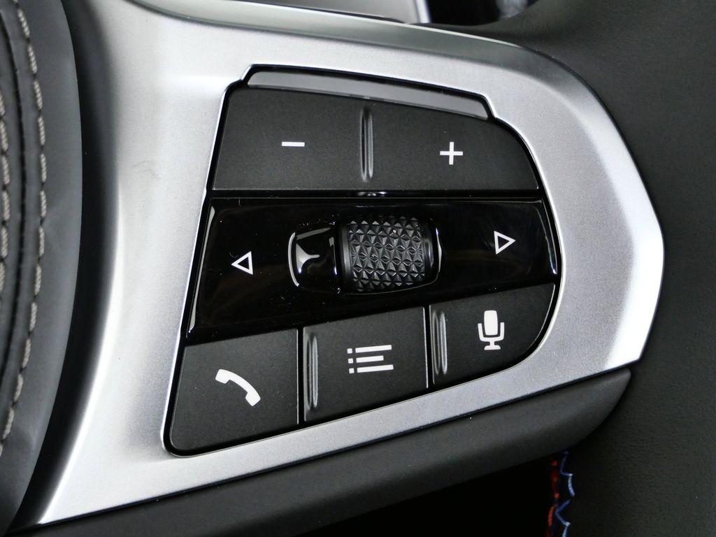 Thumbnail: 2026 BMW X7 - 42