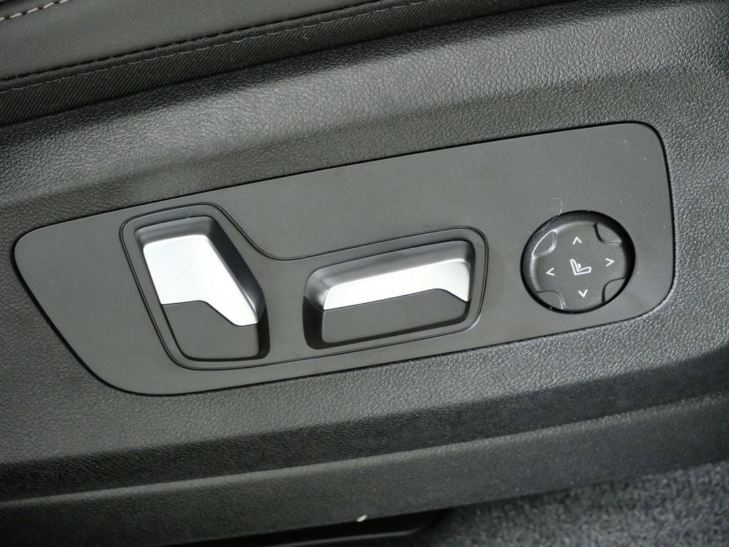 Thumbnail: 2026 BMW X5 - 24