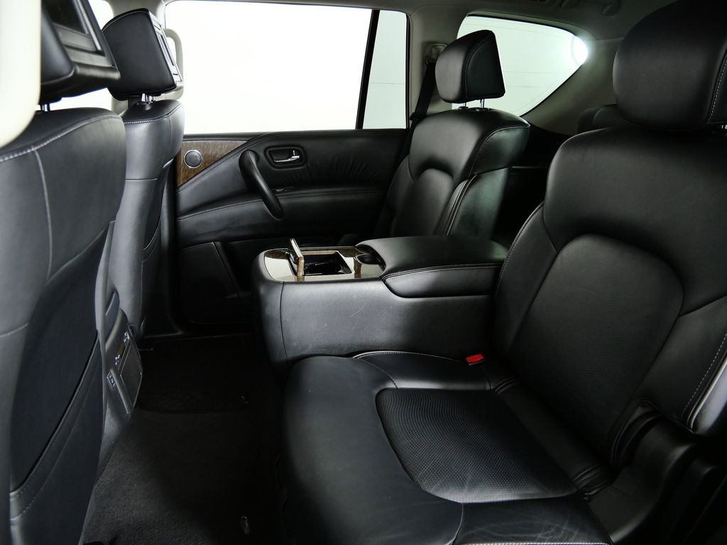 Thumbnail: 2015 INFINITI QX80 - 32