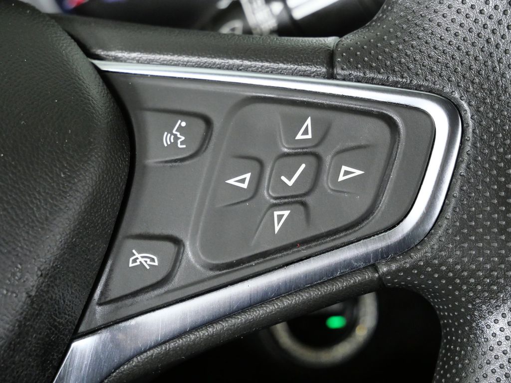 Thumbnail: 2021 Chevrolet Equinox - 38