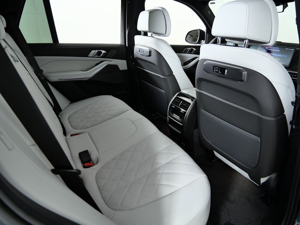 Thumbnail: 2026 BMW X5 - 26