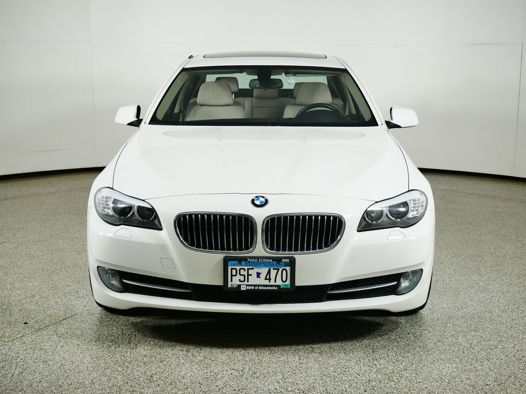 Thumbnail: 2013 BMW 5 Series - 5