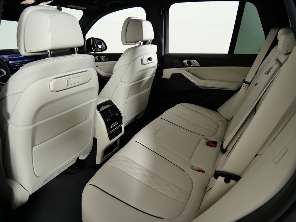 Thumbnail: 2026 BMW X5 - 32